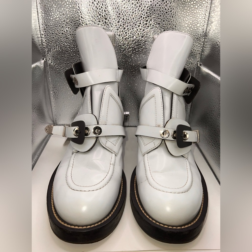 Balenciaga Ceinture leather buckled boots